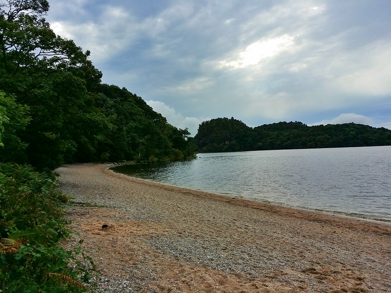 dzień 2 wędrówki po West Highland Way turyści zobaczą po drodze wiele opuszczonych plaż