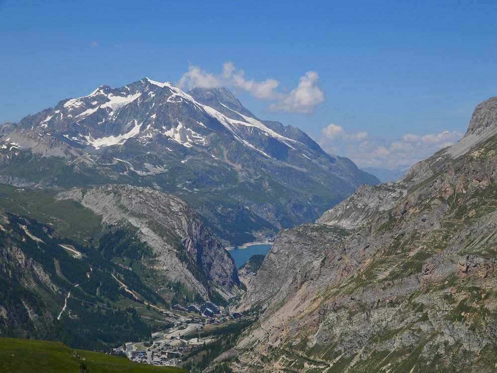 Skiing in France: The 7 Best Ski Resorts to Get Your Thrills