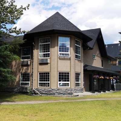Mountain View Inn in Banff Canada
