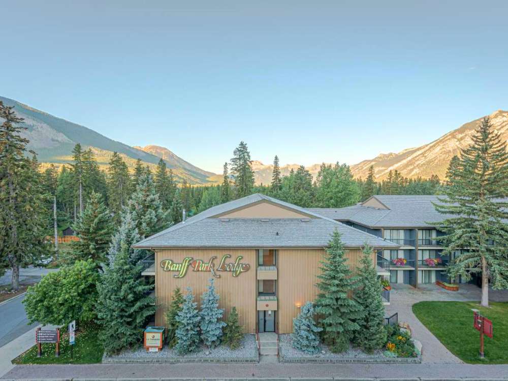 Banff Park Lodge, one of the best cheapest hotels in Banff