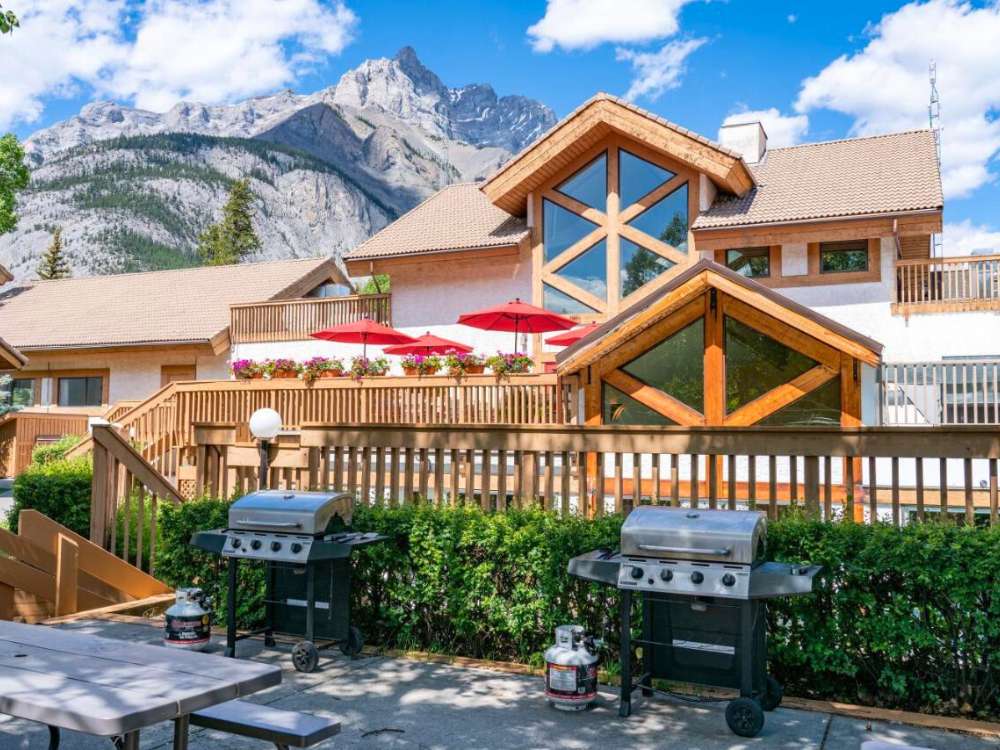 Banff Rocky Mountain Resort, one of the best cheapest hotels in Banff