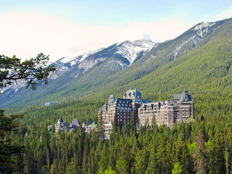 Fairmont Banff Springs, one of the best 5 star hotels in Banff
