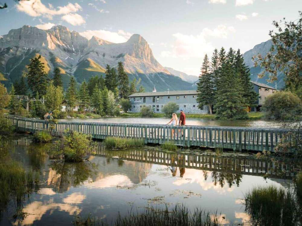 Lamphouse By Basecamp, one of the best cheapest hotels in Banff