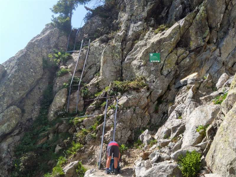 tour du mont blanc ladders