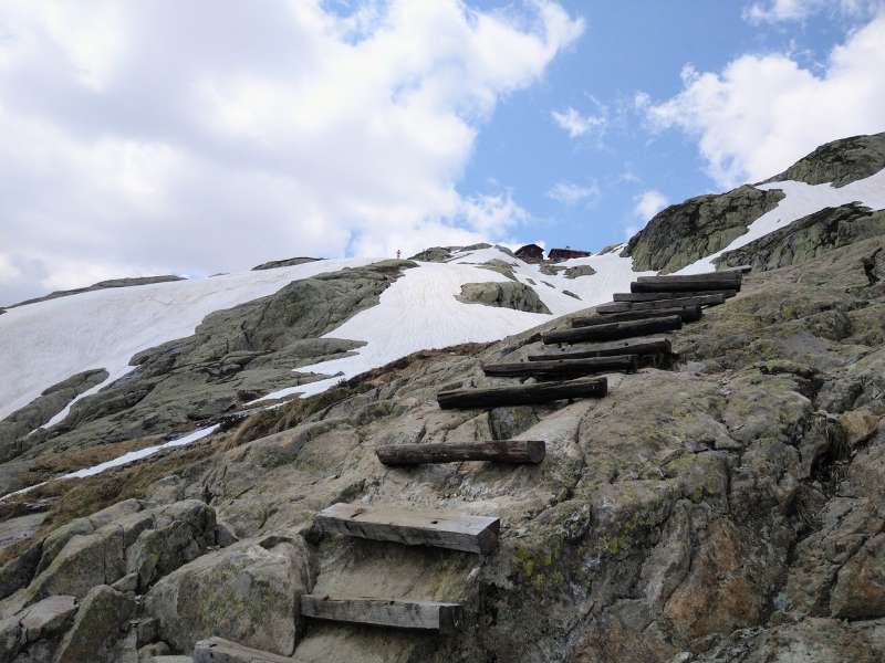 ladders in tour du mont blanc