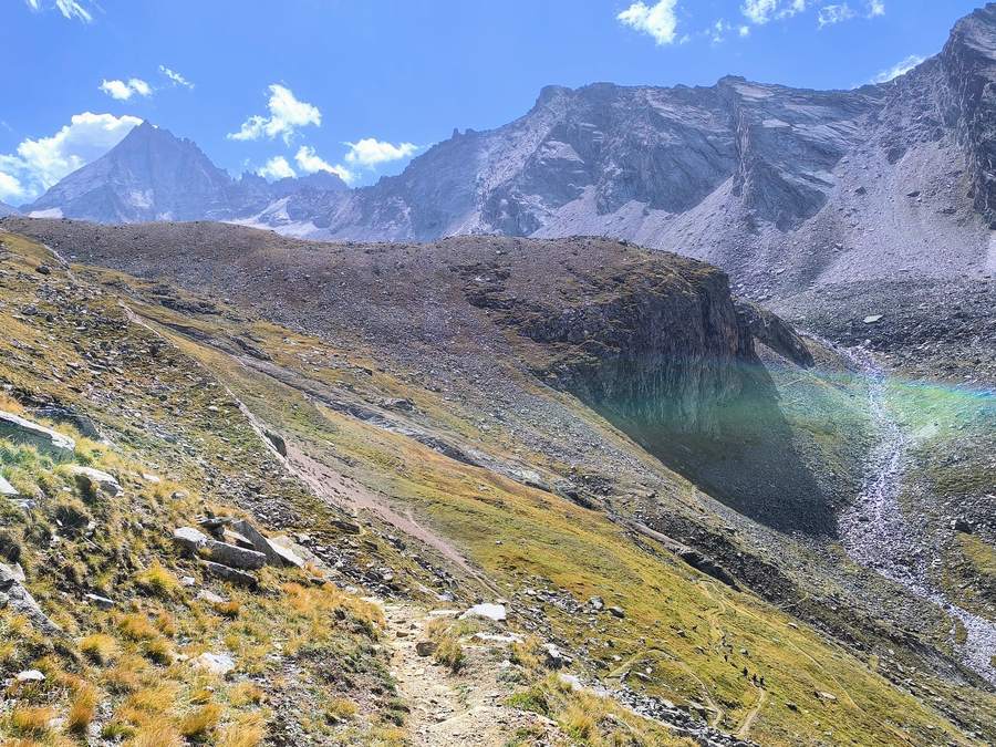 The Col du Lauson to Eaux-Rousses hiking trail on the Gran Paradiso tour