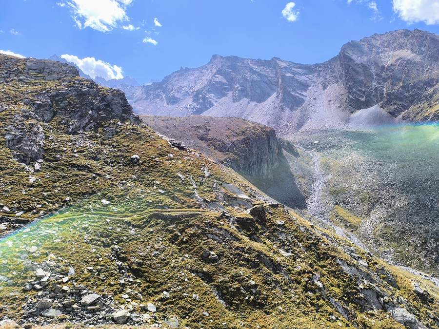 Hiking down from the Col du Lauson to Eaux-Rousses in the Italian Alps