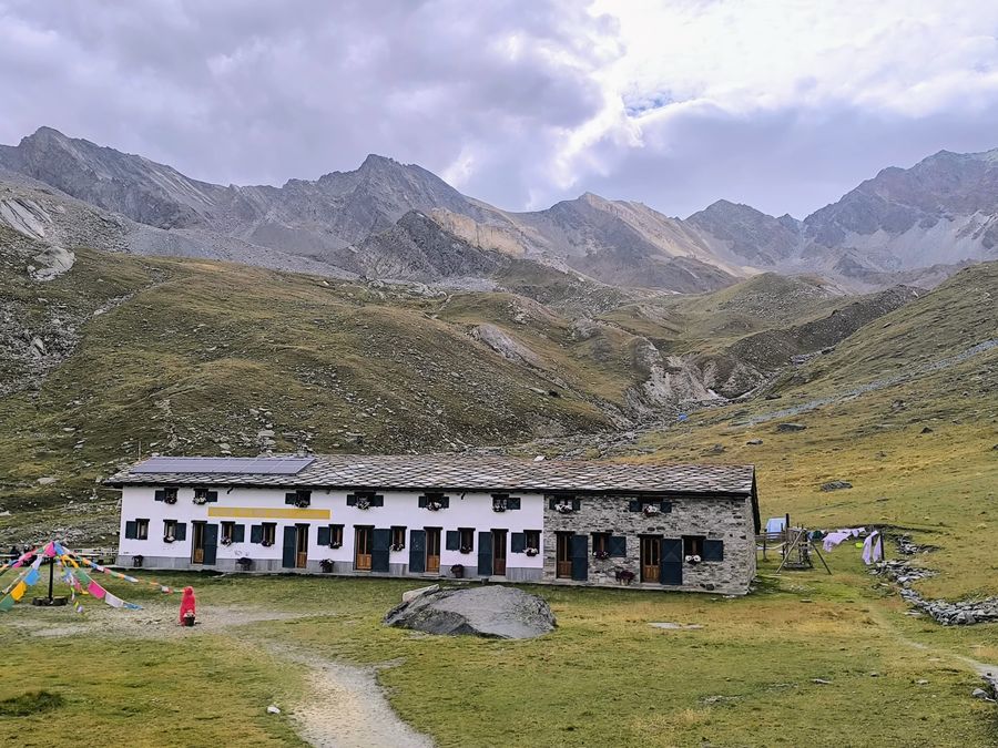 Rifugio Vittorio Sella, a mountain hut on the Gran Paradiso hiking tour